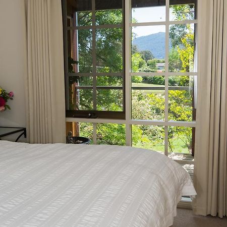 Hollyhock Bed and Breakfast Macedon Rum bild