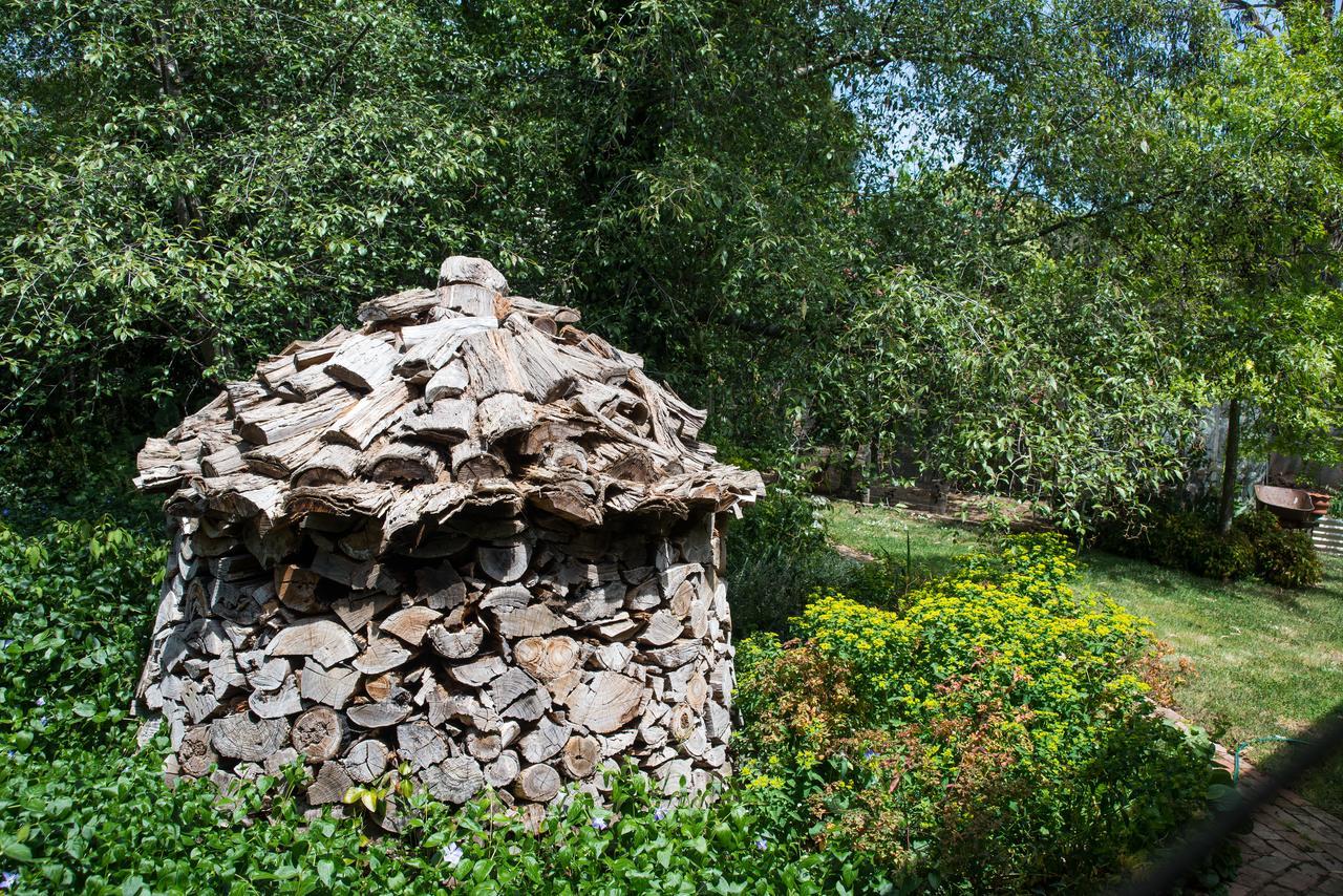 Hollyhock Bed and Breakfast Macedon Exteriör bild